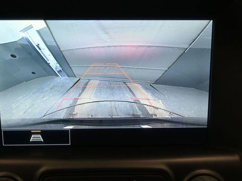 Used 2023 GMC Terrain SLT image 19