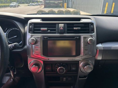 Used 2018 Toyota 4Runner SR5 AWD/4WD image 13