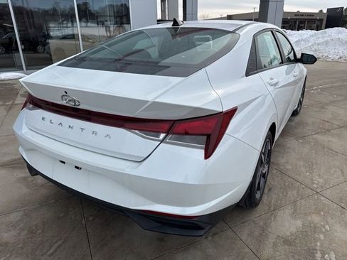 Used 2023 Hyundai Elantra SEL w/ Convenience Package image 7