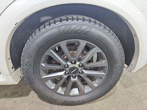 Used 2017 INFINITI QX80 Limited AWD/4WD image 41