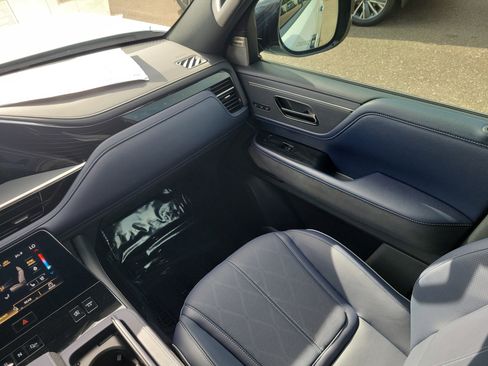 New 2026 INFINITI QX80 4WD image 15