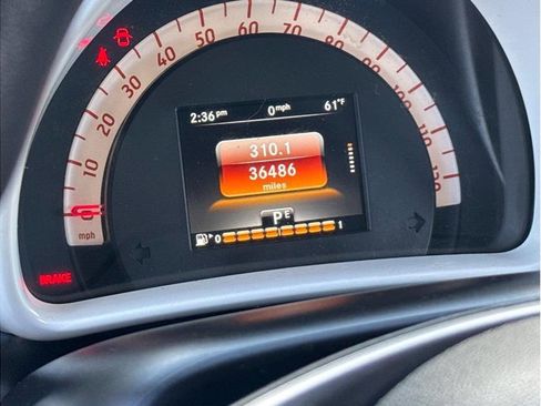 Used 2016 smart fortwo pure image 6