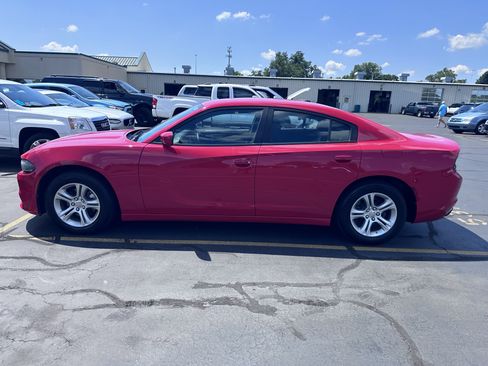 Used 2022 Dodge Charger SXT RWD image 4