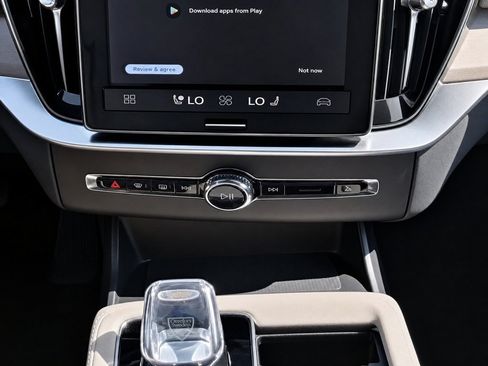 Certified 2026 Volvo XC90 B6 Plus AWD/4WD image 10