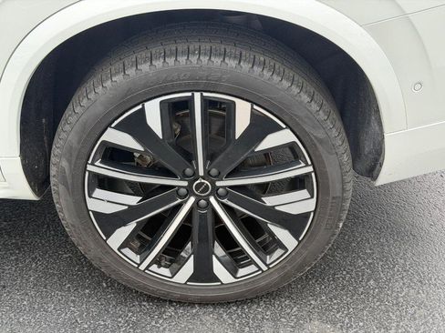 Certified 2025 Volvo XC90 B6 Plus AWD/4WD image 8