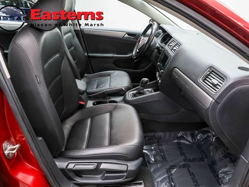 Used 2017 Volkswagen Jetta SE image 42