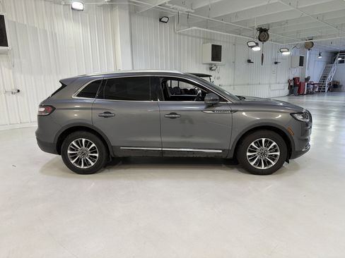 Used 2023 Lincoln Nautilus FWD image 6