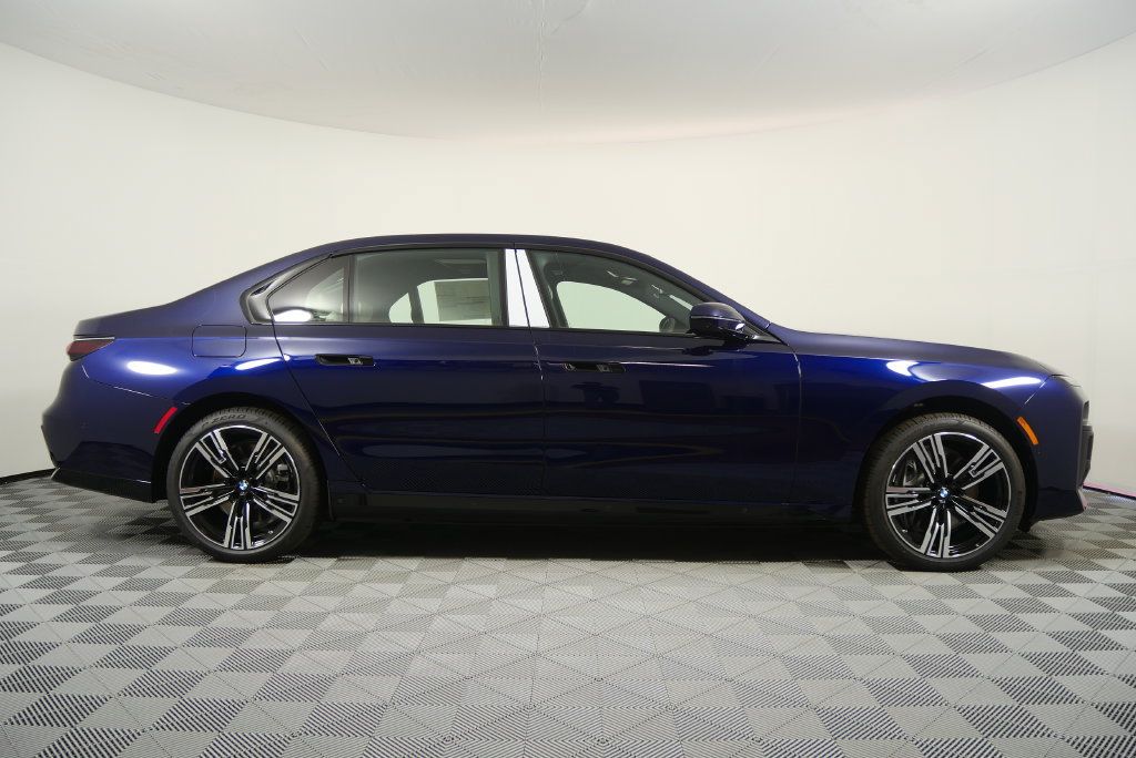 Used 2026 BMW 750e xDrive w/ Executive Package AWD/4WD image 3