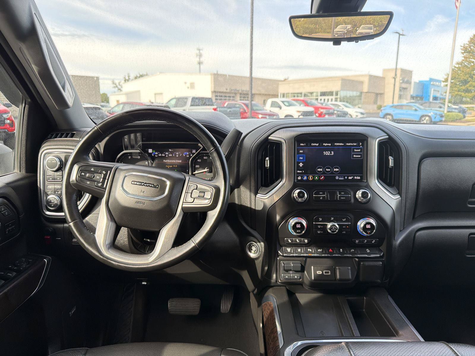Used 2023 GMC Sierra 3500 Denali w/ Denali Ultimate Package AWD/4WD image 21