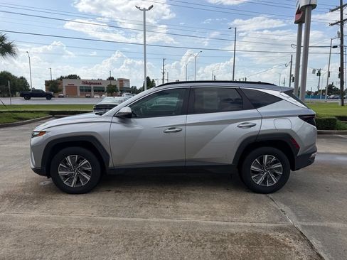Used 2022 Hyundai Tucson Blue AWD/4WD image 2