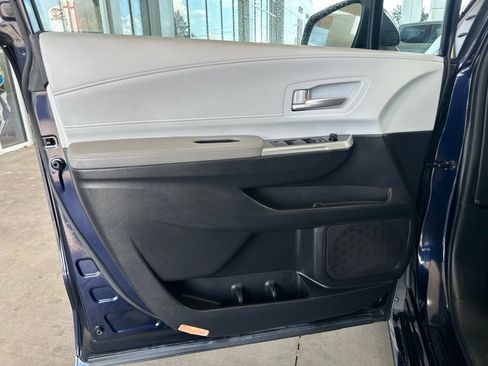 Certified 2025 Toyota Sienna XLE FWD image 11