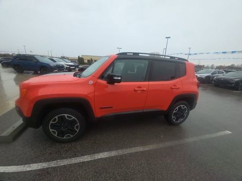 Used 2016 Jeep Renegade Trailhawk image 4