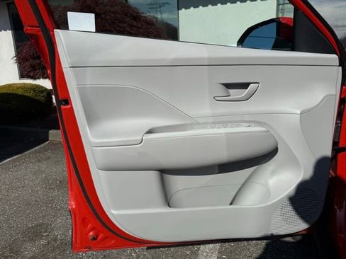 Used 2025 Hyundai Kona SEL AWD/4WD image 10