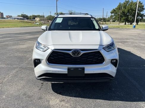 Used 2021 Toyota Highlander Limited image 1