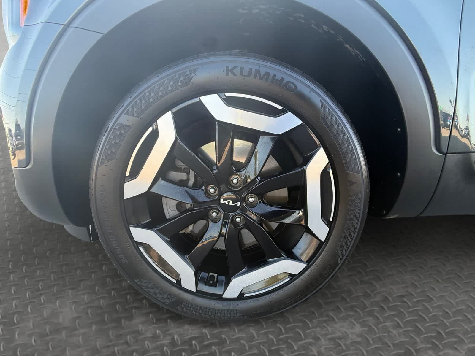 Certified 2024 Kia Telluride S w/ S Sunroof Package FWD image 9