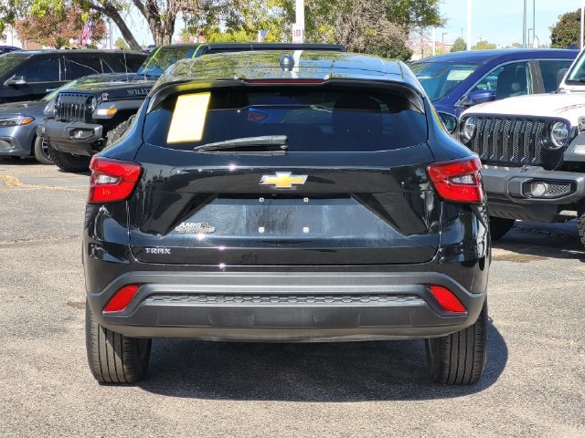 Used 2024 Chevrolet Trax LS w/ LS Convenience Package FWD image 5