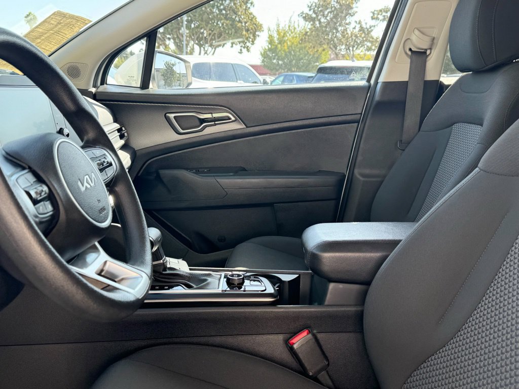Used 2024 Kia Sportage LX FWD image 12