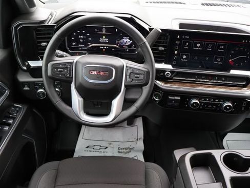 Used 2025 GMC Sierra 2500 SLE w/ SLE Value Package; AWD/4WD image 6