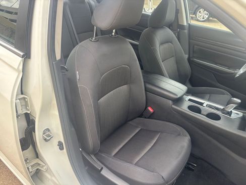 Used 2025 Nissan Altima 2.5 SV image 36