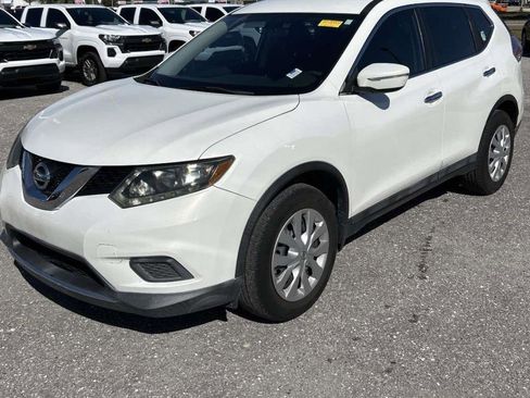 Used 2014 Nissan Rogue S image 1