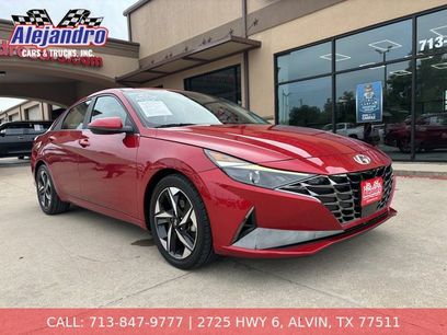 Used 2022 Hyundai Elantra SEL w/ Convenience + Premium Package