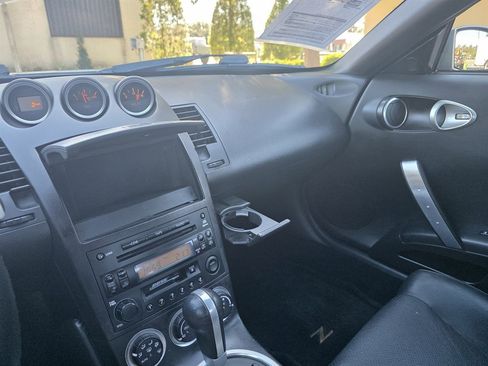 Used 2005 Nissan 350Z Touring image 18