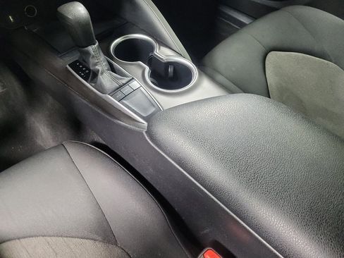 Used 2022 Toyota Camry LE FWD image 26