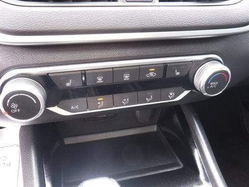 Used 2021 Nissan Altima 2.5 SV w/ SV Premium Package image 13