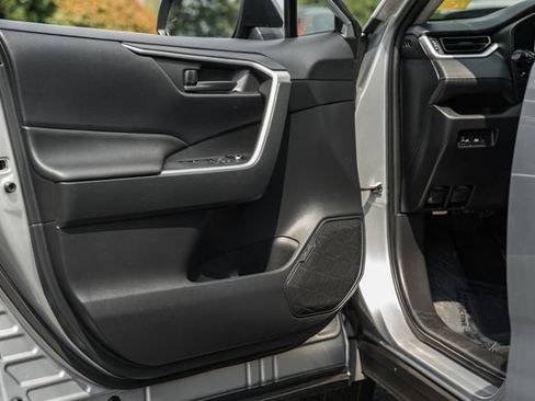 Used 2019 Toyota RAV4 LE w/ All Weather Liner Package AWD/4WD image 32