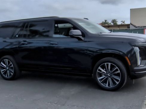 New 2025 Cadillac Escalade ESV Sport w/ LPO, Floor Liner Package AWD/4WD image 63