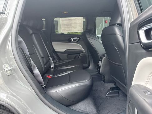 New 2026 Jeep Compass Limited AWD/4WD image 17