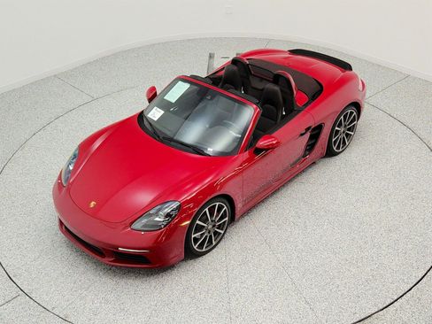 Used 2021 Porsche 718 Boxster S RWD image 16