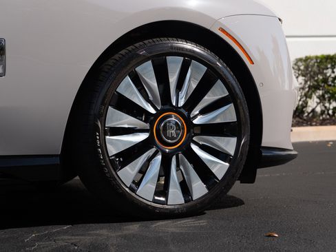 Used 2024 Rolls-Royce Spectre w/ Spectre Launch Package image 9