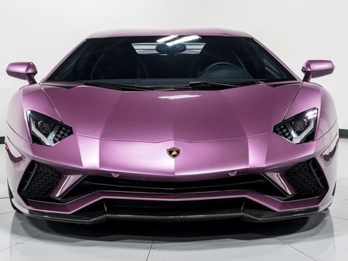 Used 2018 Lamborghini Aventador S image 8