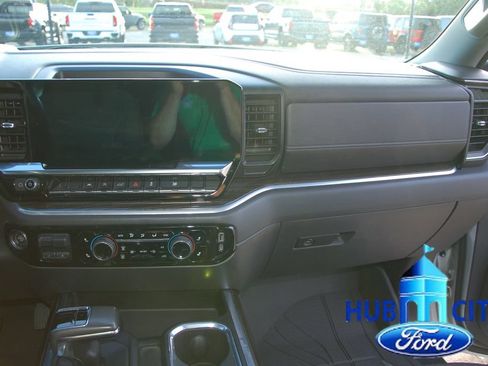 Used 2022 Chevrolet Silverado 1500 LT RWD image 20