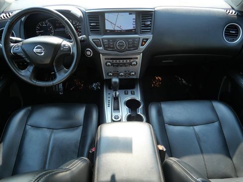 Used 2017 Nissan Pathfinder SL w/ SL Tech Package AWD/4WD image 14