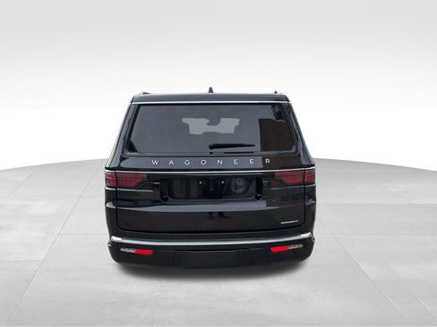 Used 2024 Jeep Wagoneer Series II w/ Flexible Seating Group image 4
