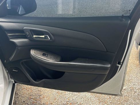 Used 2015 Chevrolet Malibu LT FWD image 25