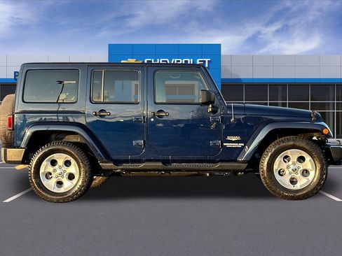 Used 2013 Jeep Wrangler Unlimited Sahara w/ Connectivity Group image 3