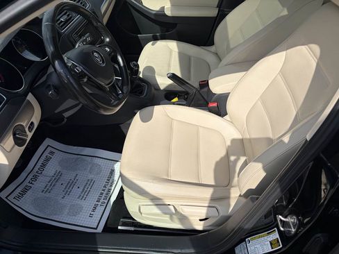 Used 2018 Volkswagen Jetta SE FWD image 10