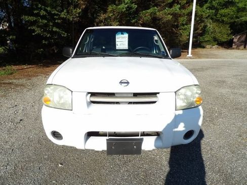 Used 2004 Nissan Frontier XE w/ (VTP) Value Truck Pkg RWD image 8