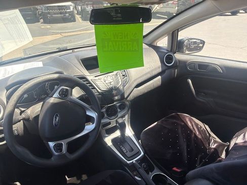 Used 2019 Ford Fiesta SE FWD image 3