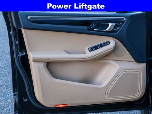 Used 2018 Porsche Macan image 11