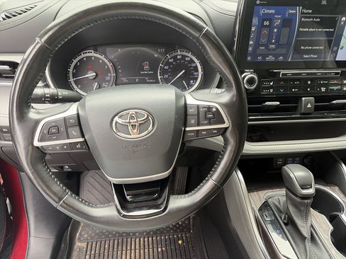 Used 2022 Toyota Highlander Platinum AWD/4WD image 13