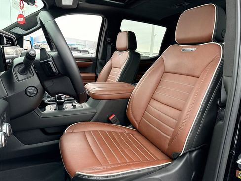 Used 2024 GMC Sierra 1500 Denali Ultimate image 11