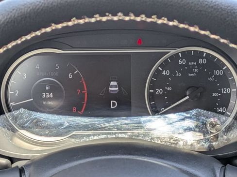 Used 2024 Nissan Versa SR FWD image 28