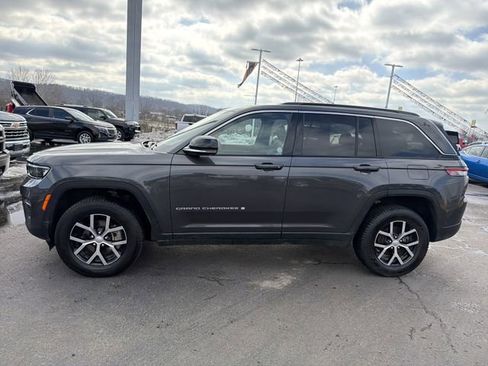 Used 2024 Jeep Grand Cherokee Limited AWD/4WD image 7