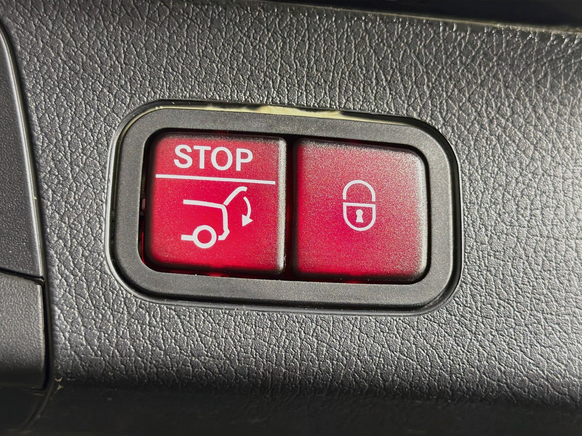 Used 2025 Mercedes-Benz GLB 250 image 29