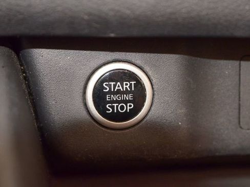 Used 2023 Nissan Rogue SL image 31