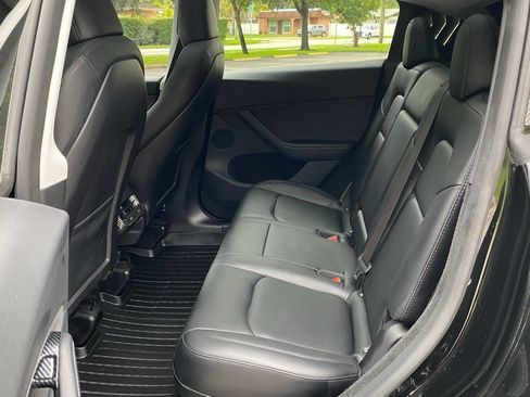 Used 2023 Tesla Model Y AWD image 19
